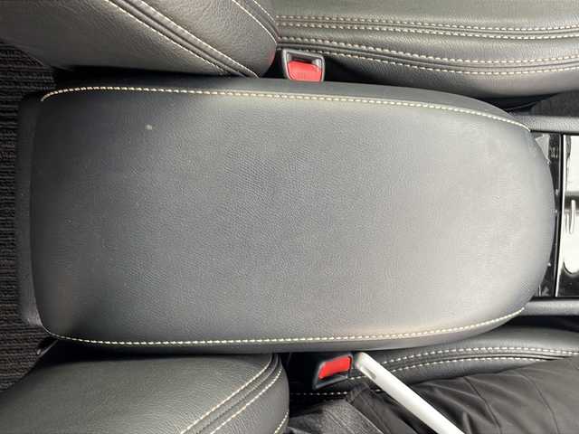 トヨタ ハリアー ハイブリッド プレミアム アドバンスドP 三重県 2015(平27)年 11.9万km ホワイトパールクリスタルシャイン 純正メーカーOPナビ/CD/DVD/フルセグTV/Bluetooth/AUX/全方位カメラ/JBLサウンド/革調シートカバー/D席パワーシート/前後ドライブレコーダー/レーンディパーチャーアラート/インテリジェントクリアランスソナー/プリクラッシュセーフティ/クルーズコントロール/パワーバックドア/純正フロアマット/ドアバイザー/プッシュスタート/純正ラゲッジマット/純正18インチアルミ