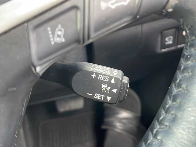 トヨタ ハリアー ハイブリッド プレミアム アドバンスドP 三重県 2015(平27)年 11.9万km ホワイトパールクリスタルシャイン 純正メーカーOPナビ/CD/DVD/フルセグTV/Bluetooth/AUX/全方位カメラ/JBLサウンド/革調シートカバー/D席パワーシート/前後ドライブレコーダー/レーンディパーチャーアラート/インテリジェントクリアランスソナー/プリクラッシュセーフティ/クルーズコントロール/パワーバックドア/純正フロアマット/ドアバイザー/プッシュスタート/純正ラゲッジマット/純正18インチアルミ