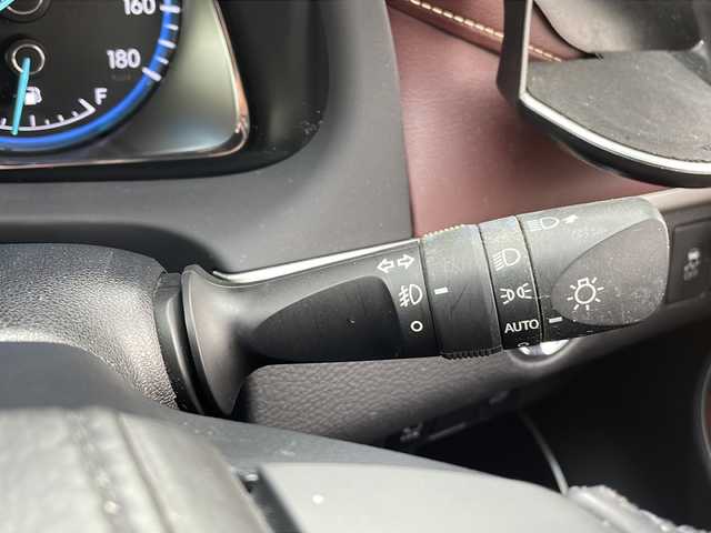 トヨタ ハリアー ハイブリッド プレミアム アドバンスドP 三重県 2015(平27)年 11.9万km ホワイトパールクリスタルシャイン 純正メーカーOPナビ/CD/DVD/フルセグTV/Bluetooth/AUX/全方位カメラ/JBLサウンド/革調シートカバー/D席パワーシート/前後ドライブレコーダー/レーンディパーチャーアラート/インテリジェントクリアランスソナー/プリクラッシュセーフティ/クルーズコントロール/パワーバックドア/純正フロアマット/ドアバイザー/プッシュスタート/純正ラゲッジマット/純正18インチアルミ