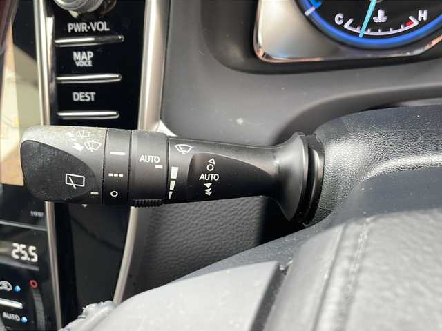 トヨタ ハリアー ハイブリッド プレミアム アドバンスドP 三重県 2015(平27)年 11.9万km ホワイトパールクリスタルシャイン 純正メーカーOPナビ/CD/DVD/フルセグTV/Bluetooth/AUX/全方位カメラ/JBLサウンド/革調シートカバー/D席パワーシート/前後ドライブレコーダー/レーンディパーチャーアラート/インテリジェントクリアランスソナー/プリクラッシュセーフティ/クルーズコントロール/パワーバックドア/純正フロアマット/ドアバイザー/プッシュスタート/純正ラゲッジマット/純正18インチアルミ