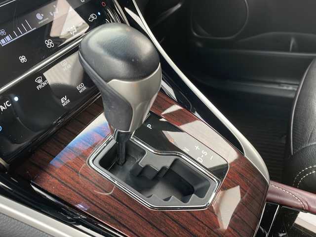 トヨタ ハリアー ハイブリッド プレミアム アドバンスドP 三重県 2015(平27)年 11.9万km ホワイトパールクリスタルシャイン 純正メーカーOPナビ/CD/DVD/フルセグTV/Bluetooth/AUX/全方位カメラ/JBLサウンド/革調シートカバー/D席パワーシート/前後ドライブレコーダー/レーンディパーチャーアラート/インテリジェントクリアランスソナー/プリクラッシュセーフティ/クルーズコントロール/パワーバックドア/純正フロアマット/ドアバイザー/プッシュスタート/純正ラゲッジマット/純正18インチアルミ