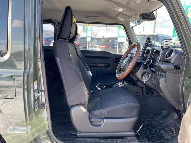 スズキ ジムニー XG 道央・札幌 2019(平31)年 15.3万km ジャングルグリーン ４WD/純正SDナビ/AM/FM/BT/SD/CD/DVD/フルセグ/衝突被害軽減ブレーキ/横滑り防止装置/ダウンヒルアシストコントロール/センターデフロック/レーンキープアシスト/バックカメラ/革巻きステアリング/リモコンキー/ハロゲンヘッドライト/オートライト/ヘッドライトレベライザー/純正フロアマット/ドアバイザー/ルーフレール/社外AW付夏タイヤ積込/185/85/R16/2023年/山6mm