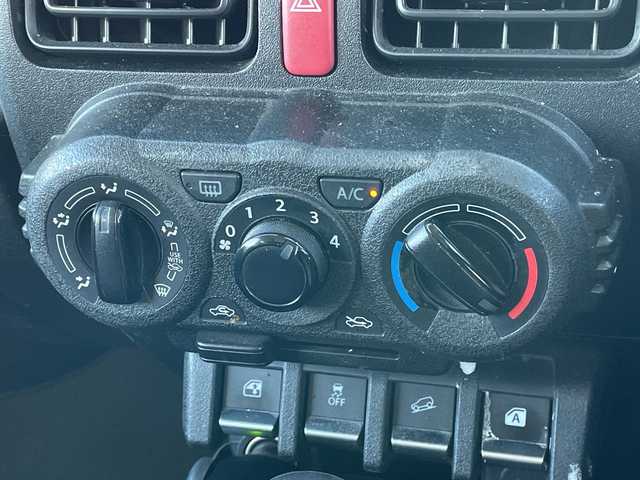 スズキ ジムニー XG 道央・札幌 2019(平31)年 15.3万km ジャングルグリーン ４WD/純正SDナビ/AM/FM/BT/SD/CD/DVD/フルセグ/衝突被害軽減ブレーキ/横滑り防止装置/ダウンヒルアシストコントロール/センターデフロック/レーンキープアシスト/バックカメラ/革巻きステアリング/リモコンキー/ハロゲンヘッドライト/オートライト/ヘッドライトレベライザー/純正フロアマット/ドアバイザー/ルーフレール/社外AW付夏タイヤ積込/185/85/R16/2023年/山6mm