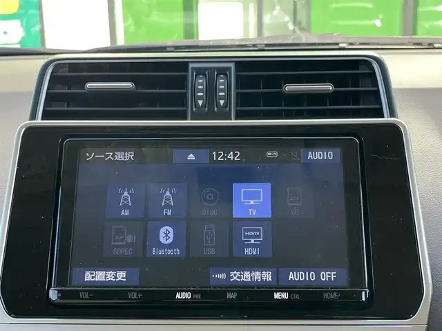 トヨタ ランドクルーザー プラド TX Lパッケージ 奈良県 2020(令2)年 2.4万km ホワイトパールクリスタルシャイン 純正９インチナビ（NSZT-Y68T）/（フルセグ／ＢＴ／ＣＤ／ＤＶＤ）/ベージュレザーシート/レーダークルーズコントロール/バックカメラ/プリクラッシュセーフティ/レーンキープアシスト/前席パワーシート/前席シートヒーター/エアーシート/LEDヘッドライト/ヘッドライトウォッシャー/ETC/純正17インチAW/保証書/取り扱い説明書/スペアキーX１