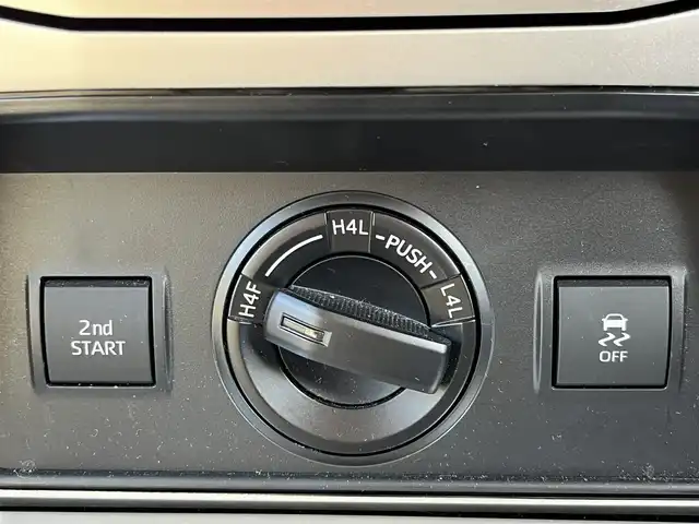 トヨタ ランドクルーザー プラド TX Lパッケージ 奈良県 2020(令2)年 2.4万km ホワイトパールクリスタルシャイン 純正９インチナビ（NSZT-Y68T）/（フルセグ／ＢＴ／ＣＤ／ＤＶＤ）/ベージュレザーシート/レーダークルーズコントロール/バックカメラ/プリクラッシュセーフティ/レーンキープアシスト/前席パワーシート/前席シートヒーター/エアーシート/LEDヘッドライト/ヘッドライトウォッシャー/ETC/純正17インチAW/保証書/取り扱い説明書/スペアキーX１