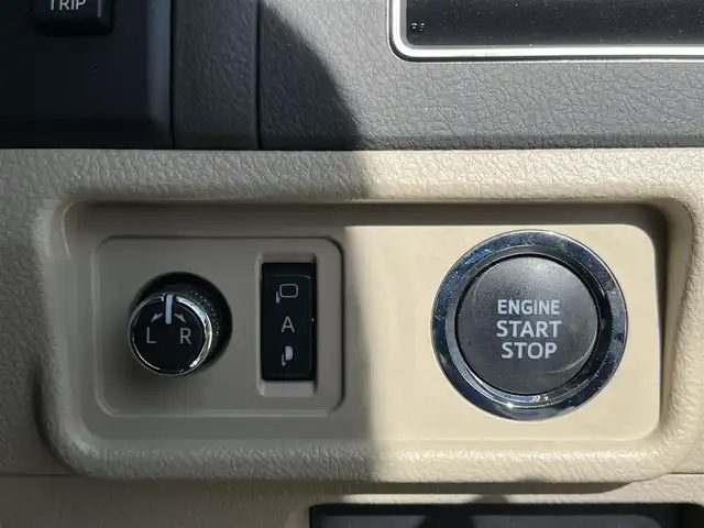 トヨタ ランドクルーザー プラド TX Lパッケージ 奈良県 2020(令2)年 2.4万km ホワイトパールクリスタルシャイン 純正９インチナビ（NSZT-Y68T）/（フルセグ／ＢＴ／ＣＤ／ＤＶＤ）/ベージュレザーシート/レーダークルーズコントロール/バックカメラ/プリクラッシュセーフティ/レーンキープアシスト/前席パワーシート/前席シートヒーター/エアーシート/LEDヘッドライト/ヘッドライトウォッシャー/ETC/純正17インチAW/保証書/取り扱い説明書/スペアキーX１