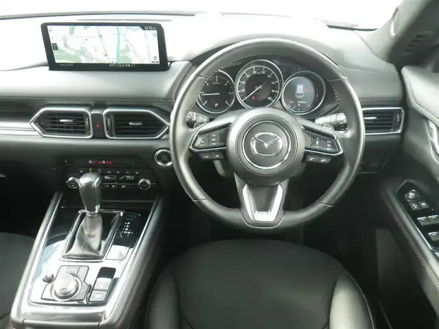 マツダ ＣＸ－８ XD ブラックトーンエディション 神奈川県 2022(令4)年 3.7万km スノーフレイクホワイトパールマイカ 4WD/メーカーOPルーフレール/メーカーOPサイドシルプロテクター/純正SDナビ　フルセグTV/（Bluetooth/USBx2/スマートフォン連携）/360°ビューモニター/クリアランスソナー/パワーバックドア/レーダークルーズ/ハーフレザーシート/前席/2列目シートヒーター/前席パワーシート（運転席メモリー付）/純正前後ドライブレコーダー/ステアリングヒーター/アドバンスドスマートシティブレーキ/ブラインドスポット/スマートブレーキサポート/レーンキープアシスト/アダプティブLEDヘッドランプ/アクティブドライビングディスプレイ/交通標識認識システム/ドライバーアテンションアラート/車線逸脱警報システム/ワイヤレス充電器/2列目3列目USB充電端子/アドバンストキーx2/リアドアサンシェード/ETC/取説書/保証書/点検記録（全てマツダディーラーで実施）/  R4/12　R5/9  R6/2/ R6/8  R7/2