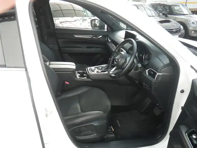 マツダ ＣＸ－８ XD ブラックトーンエディション 神奈川県 2022(令4)年 3.7万km スノーフレイクホワイトパールマイカ 4WD/メーカーOPルーフレール/メーカーOPサイドシルプロテクター/純正SDナビ　フルセグTV/（Bluetooth/USBx2/スマートフォン連携）/360°ビューモニター/クリアランスソナー/パワーバックドア/レーダークルーズ/ハーフレザーシート/前席/2列目シートヒーター/前席パワーシート（運転席メモリー付）/純正前後ドライブレコーダー/ステアリングヒーター/アドバンスドスマートシティブレーキ/ブラインドスポット/スマートブレーキサポート/レーンキープアシスト/アダプティブLEDヘッドランプ/アクティブドライビングディスプレイ/交通標識認識システム/ドライバーアテンションアラート/車線逸脱警報システム/ワイヤレス充電器/2列目3列目USB充電端子/アドバンストキーx2/リアドアサンシェード/ETC/取説書/保証書/点検記録（全てマツダディーラーで実施）/  R4/12　R5/9  R6/2/ R6/8  R7/2