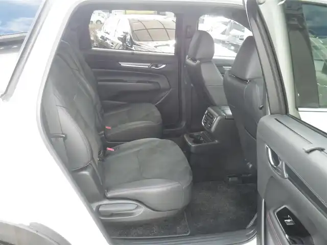 マツダ ＣＸ－８ XD ブラックトーンエディション 神奈川県 2022(令4)年 3.7万km スノーフレイクホワイトパールマイカ 4WD/メーカーOPルーフレール/メーカーOPサイドシルプロテクター/純正SDナビ　フルセグTV/（Bluetooth/USBx2/スマートフォン連携）/360°ビューモニター/クリアランスソナー/パワーバックドア/レーダークルーズ/ハーフレザーシート/前席/2列目シートヒーター/前席パワーシート（運転席メモリー付）/純正前後ドライブレコーダー/ステアリングヒーター/アドバンスドスマートシティブレーキ/ブラインドスポット/スマートブレーキサポート/レーンキープアシスト/アダプティブLEDヘッドランプ/アクティブドライビングディスプレイ/交通標識認識システム/ドライバーアテンションアラート/車線逸脱警報システム/ワイヤレス充電器/2列目3列目USB充電端子/アドバンストキーx2/リアドアサンシェード/ETC/取説書/保証書/点検記録（全てマツダディーラーで実施）/  R4/12　R5/9  R6/2/ R6/8  R7/2