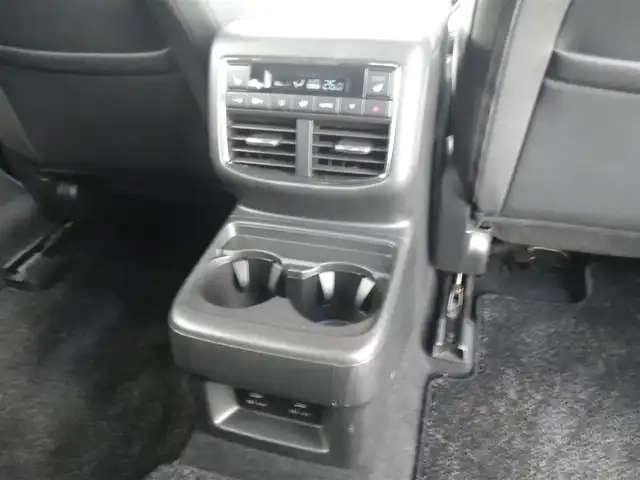 マツダ ＣＸ－８ XD ブラックトーンエディション 神奈川県 2022(令4)年 3.7万km スノーフレイクホワイトパールマイカ 4WD/メーカーOPルーフレール/メーカーOPサイドシルプロテクター/純正SDナビ　フルセグTV/（Bluetooth/USBx2/スマートフォン連携）/360°ビューモニター/クリアランスソナー/パワーバックドア/レーダークルーズ/ハーフレザーシート/前席/2列目シートヒーター/前席パワーシート（運転席メモリー付）/純正前後ドライブレコーダー/ステアリングヒーター/アドバンスドスマートシティブレーキ/ブラインドスポット/スマートブレーキサポート/レーンキープアシスト/アダプティブLEDヘッドランプ/アクティブドライビングディスプレイ/交通標識認識システム/ドライバーアテンションアラート/車線逸脱警報システム/ワイヤレス充電器/2列目3列目USB充電端子/アドバンストキーx2/リアドアサンシェード/ETC/取説書/保証書/点検記録（全てマツダディーラーで実施）/  R4/12　R5/9  R6/2/ R6/8  R7/2