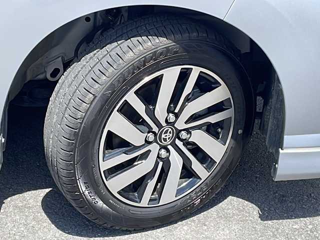 トヨタ ルーミー カスタムG 長野県 2020(令2)年 3.9万km ブライトシルバーM ４WD/寒冷地仕様/純正OPエアロ/純正メモリナビフルセグTV/パノラミックビューモニター/ETC/両側パワースライドドア/シートヒーター /純正１４インチアルミ/夏タイヤ積込ゴムのみ/前後コーナーセンサー/クルーズコントロール/保証書/スペアキー
