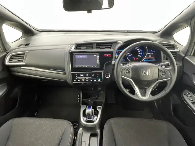 ホンダ フィット ハイブリット Sパッケージ 熊本県 2014(平26)年 8.4万km プレミアムホワイトパール 純正ナビVXM-145VSi（ＣＤ・ＤＶＤ・ワンセグ・ＢＴ・ＡＵＸ・ｉｐｏｄ・ＳＤ・ＵＳＢ）/バックカメラ　/ＥＴＣ　/クルーズコントロール　/衝突軽減ブレーキ　/横滑り防止　/ドアバイザー/パドルシフト/純正フロアマット/純正１６インチAW/オートライト　/ＬＥＤヘッドライト　/フォグライト/スマートキー/プッシュスタート