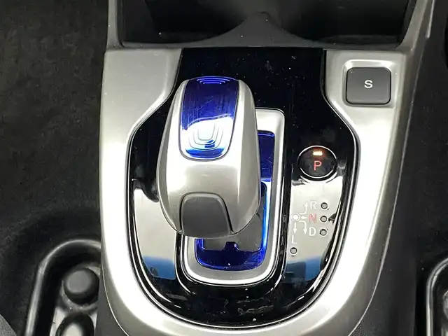ホンダ フィット ハイブリット Sパッケージ 熊本県 2014(平26)年 8.4万km プレミアムホワイトパール 純正ナビVXM-145VSi（ＣＤ・ＤＶＤ・ワンセグ・ＢＴ・ＡＵＸ・ｉｐｏｄ・ＳＤ・ＵＳＢ）/バックカメラ　/ＥＴＣ　/クルーズコントロール　/衝突軽減ブレーキ　/横滑り防止　/ドアバイザー/パドルシフト/純正フロアマット/純正１６インチAW/オートライト　/ＬＥＤヘッドライト　/フォグライト/スマートキー/プッシュスタート