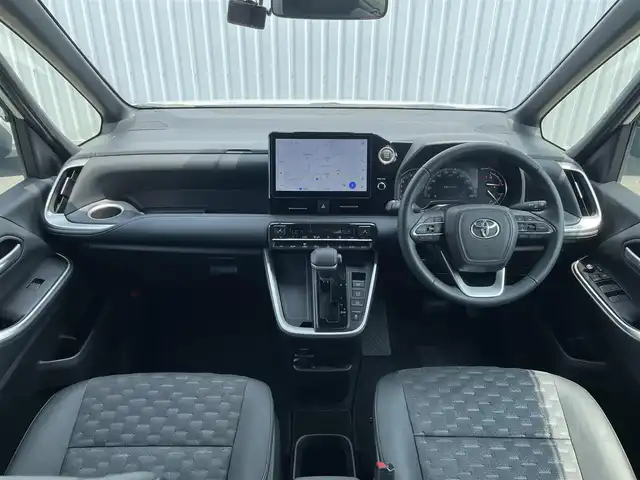 トヨタ ヴォクシー S－Z 福岡県 2023(令5)年 3.7万km ホワイトパールクリスタルシャイン トヨタセーフティセンス搭載/純正10.5インチディスプレイオーディオナビ/（BT/USB/HDMI/Miracast/FM/AM）/フルセグTV/バックカメラ/ビルトインETC2.0/ステアリングスイッチ/ドライブレコーダー前後/両側パワースライドドア/シートヒーター（D＋N）/ハーフレザシート/純正フロアマット/純正アルミホイール/ドアバイザー/プッシュスタート/スマートキー/取扱説明書