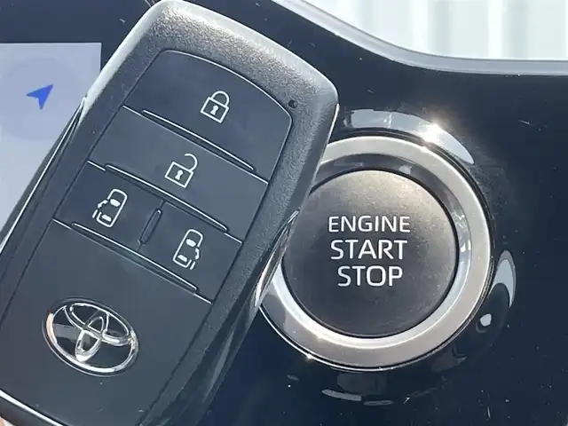 トヨタ ヴォクシー S－Z 福岡県 2023(令5)年 3.7万km ホワイトパールクリスタルシャイン トヨタセーフティセンス搭載/純正10.5インチディスプレイオーディオナビ/（BT/USB/HDMI/Miracast/FM/AM）/フルセグTV/バックカメラ/ビルトインETC2.0/ステアリングスイッチ/ドライブレコーダー前後/両側パワースライドドア/シートヒーター（D＋N）/ハーフレザシート/純正フロアマット/純正アルミホイール/ドアバイザー/プッシュスタート/スマートキー/取扱説明書