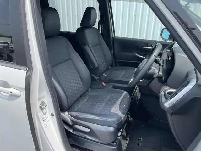 トヨタ ヴォクシー S－Z 福岡県 2023(令5)年 3.7万km ホワイトパールクリスタルシャイン トヨタセーフティセンス搭載/純正10.5インチディスプレイオーディオナビ/（BT/USB/HDMI/Miracast/FM/AM）/フルセグTV/バックカメラ/ビルトインETC2.0/ステアリングスイッチ/ドライブレコーダー前後/両側パワースライドドア/シートヒーター（D＋N）/ハーフレザシート/純正フロアマット/純正アルミホイール/ドアバイザー/プッシュスタート/スマートキー/取扱説明書