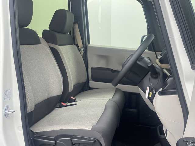 ホンダ Ｎ ＢＯＸ 三重県 2025(令7)年 0.4万km プラチナホワイトパール 禁煙車/純正8インチメモリーナビ/バックカメラ/オートAC/ECON/電子サイドブレーキ/ブレーキオートホールド/ステアリングスイッチ/ホンダセンシング　/●衝突軽減ブレーキ（CMBS）/●先行車発進お知らせ機能/●歩行者事故低減ステアリング/●路外逸脱抑制機能/●標識認識機能/●渋滞追従機能付アダプティブクルーズコントロール（ACC）/●車線維持支援システム（LKAS）/●誤発進抑制機能/●後方誤発進抑制機能/●近距離衝突軽減ブレーキ/●急アクセル抑制機能/●パーキングセンサーシステム/●オートハイビーム/前席シートヒーター　/片側パワースライドドア　/ＥＴＣ　/ＬＥＤ/サイド/カーテンエアバッグ