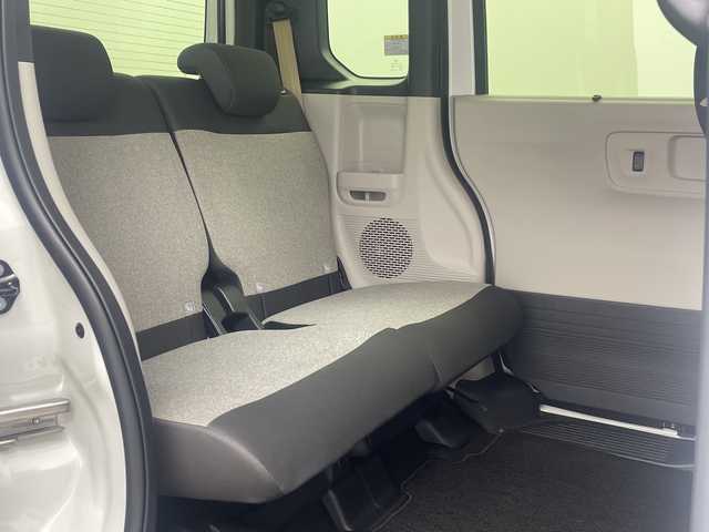 ホンダ Ｎ ＢＯＸ 三重県 2025(令7)年 0.4万km プラチナホワイトパール 禁煙車/純正8インチメモリーナビ/バックカメラ/オートAC/ECON/電子サイドブレーキ/ブレーキオートホールド/ステアリングスイッチ/ホンダセンシング　/●衝突軽減ブレーキ（CMBS）/●先行車発進お知らせ機能/●歩行者事故低減ステアリング/●路外逸脱抑制機能/●標識認識機能/●渋滞追従機能付アダプティブクルーズコントロール（ACC）/●車線維持支援システム（LKAS）/●誤発進抑制機能/●後方誤発進抑制機能/●近距離衝突軽減ブレーキ/●急アクセル抑制機能/●パーキングセンサーシステム/●オートハイビーム/前席シートヒーター　/片側パワースライドドア　/ＥＴＣ　/ＬＥＤ/サイド/カーテンエアバッグ
