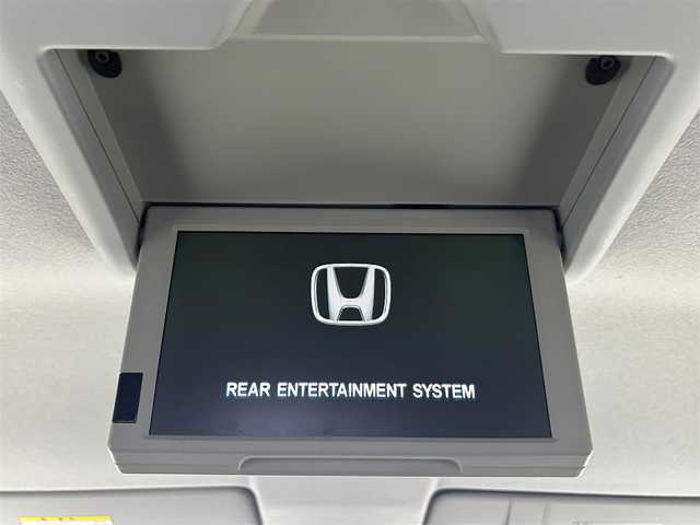 ホンダ ステップワゴン スパーダ Z 佐賀県 2010(平22)年 14.7万km プレミアムブラキッシュパール 純正7インチナビ/CD/DVD/MSV/バックカメラ /ビルトインETC/両側パワースライドドア/パドルシフト/純正16インチアルミホイール/純正フロアマット/HIDライト/フォグライト /オートライト/スマートキー/スペアキー