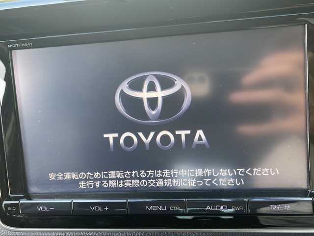 トヨタ ノア ハイブリッド G 大阪府 2016(平28)年 4万km ボルドーマイカメタリック ワンオーナー/純正メモリナビ/・AM/FM/CD/DVD/Bluetooth/・フルセグテレビ/ETC/ドライブレコーダー/クルーズコントロール/衝突軽減ブレーキ/レーンキープアシスト/横滑り防止装置/盗難防止装置/両側パワースライド/コーナーセンサー/シートヒーター（D席+N席）/LEDヘッドライト/オートマチックハイビーム/オートライト/オートエアコン/プッシュスタートボタン/スマートキー×2/ステアリングリモコン/革巻きステアリング/純正15インチアルミホイール/12V充電器/純正フロアマット/ドアバイザー/保証書/取扱説明書