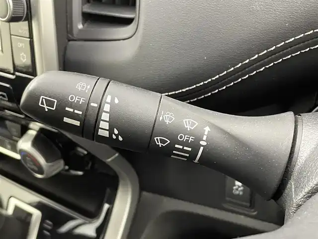 日産 セレナ ハイウェイスター Vセレクション 岡山県 2017(平29)年 6.8万km ブリリアントホワイトパール 純正9インチナビ　MM517D-L/地デジ/BT/CD/DVD/AUX/純正フリップダウンモニター/パーキングアシスト /両側パワースライドドア/エマージェンシーブレーキ/純正ドラレコ /ビルトインETC/オートライト /LEDヘッドライト/コーナーセンサー/プッシュスタート /スマートキー/リアサンシェード/クルーズコントロール/純正16インチアルミホイール