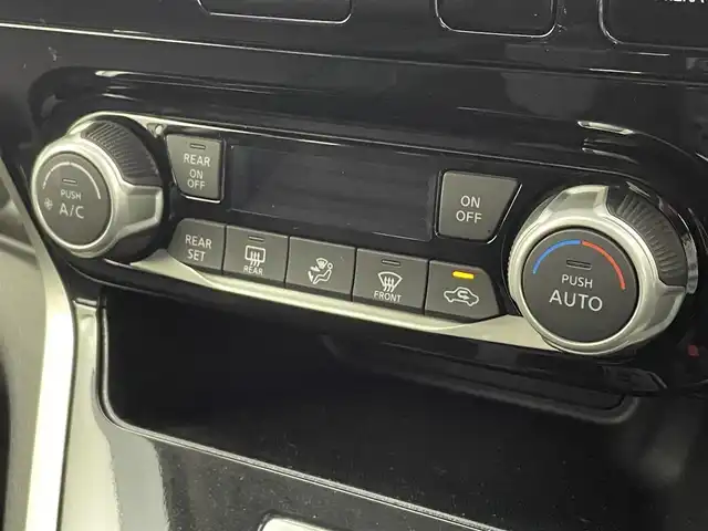 日産 セレナ ハイウェイスター Vセレクション 岡山県 2017(平29)年 6.8万km ブリリアントホワイトパール 純正9インチナビ　MM517D-L/地デジ/BT/CD/DVD/AUX/純正フリップダウンモニター/パーキングアシスト /両側パワースライドドア/エマージェンシーブレーキ/純正ドラレコ /ビルトインETC/オートライト /LEDヘッドライト/コーナーセンサー/プッシュスタート /スマートキー/リアサンシェード/クルーズコントロール/純正16インチアルミホイール