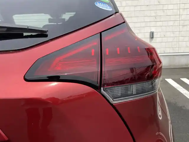 日産 キックス X ツートーンインテリアED 静岡県 2020(令2)年 4.4万km ラディアントレッド インテリジェントエマージェンシーブレーキ/日産オリジナル９型ナビ（MM320D-L）/　AM FM CD DVD　Bluetooth SD　MUSICSTOCKER/フルセグTV/ナビ連動ドライブレコーダー（DH5-D）/アラウンドビューモニター/側方支援/前席シートヒーター/電動パーキングブレーキ/オートブレーキホールド/ステアリングヒーター/デジタルインナーミラー/LEDヘッドライト/充電用USBポート×2/インテリキー×2本/ETC/プロパイロット