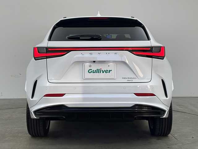 レクサス ＮＸ 350h Fスポーツ 兵庫県 2023(令5)年 0.4万km ホワイトノーヴァガラスフレーク ・4WD/・マークレビンソン/・ムーンルーフ/・TRDエアロ/・Lexus Teammate/・アドバンスドパーク/・Lexus Safety System ＋/・プリクラッシュセーフティ/・緊急時操舵支援（アクティブ操舵機能）/・レーンディバチャーアラート/・フロントクロストラフィックアラート/・オートマチックハイビーム/・アダプティブハイビームシステム/・レーダークルーズコントロール/・先行車発進告知機能/・誤発進抑制機能/・クリアランスソナー/・純正14インチナビ＆フルセグ＆BT＆USB＆Miracast/・パノラマミックビューモニター/・デジタルインナーミラー/・ハンズフリー機能付きパワーバックドア/・BSM/・HUD/・赤革シート/・前席シートヒーター/・前席ベンチレーション/・ステアリングヒーター/・ステアリングスイッチ/・ビルトインETC2.0/・AC100V/・電動パーキング/・社外レーダー/・オートホールド/・電動パーキング/・パドルシフト/・スマートキー/・スペアキー/・プッシュスタート/・3眼LED/・フォグ/・純正20インチアルミホイール