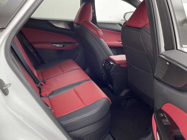 レクサス ＮＸ 350h Fスポーツ 兵庫県 2023(令5)年 0.4万km ホワイトノーヴァガラスフレーク ・4WD/・マークレビンソン/・ムーンルーフ/・TRDエアロ/・Lexus Teammate/・アドバンスドパーク/・Lexus Safety System ＋/・プリクラッシュセーフティ/・緊急時操舵支援（アクティブ操舵機能）/・レーンディバチャーアラート/・フロントクロストラフィックアラート/・オートマチックハイビーム/・アダプティブハイビームシステム/・レーダークルーズコントロール/・先行車発進告知機能/・誤発進抑制機能/・クリアランスソナー/・純正14インチナビ＆フルセグ＆BT＆USB＆Miracast/・パノラマミックビューモニター/・デジタルインナーミラー/・ハンズフリー機能付きパワーバックドア/・BSM/・HUD/・赤革シート/・前席シートヒーター/・前席ベンチレーション/・ステアリングヒーター/・ステアリングスイッチ/・ビルトインETC2.0/・AC100V/・電動パーキング/・社外レーダー/・オートホールド/・電動パーキング/・パドルシフト/・スマートキー/・スペアキー/・プッシュスタート/・3眼LED/・フォグ/・純正20インチアルミホイール