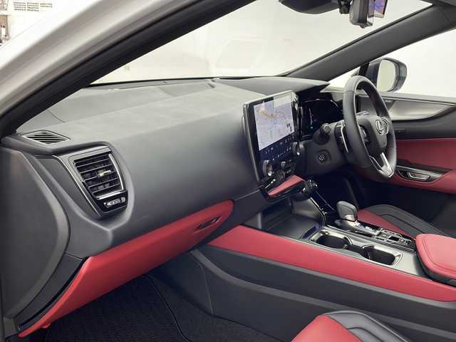 レクサス ＮＸ 350h Fスポーツ 兵庫県 2023(令5)年 0.4万km ホワイトノーヴァガラスフレーク ・4WD/・マークレビンソン/・ムーンルーフ/・TRDエアロ/・Lexus Teammate/・アドバンスドパーク/・Lexus Safety System ＋/・プリクラッシュセーフティ/・緊急時操舵支援（アクティブ操舵機能）/・レーンディバチャーアラート/・フロントクロストラフィックアラート/・オートマチックハイビーム/・アダプティブハイビームシステム/・レーダークルーズコントロール/・先行車発進告知機能/・誤発進抑制機能/・クリアランスソナー/・純正14インチナビ＆フルセグ＆BT＆USB＆Miracast/・パノラマミックビューモニター/・デジタルインナーミラー/・ハンズフリー機能付きパワーバックドア/・BSM/・HUD/・赤革シート/・前席シートヒーター/・前席ベンチレーション/・ステアリングヒーター/・ステアリングスイッチ/・ビルトインETC2.0/・AC100V/・電動パーキング/・社外レーダー/・オートホールド/・電動パーキング/・パドルシフト/・スマートキー/・スペアキー/・プッシュスタート/・3眼LED/・フォグ/・純正20インチアルミホイール