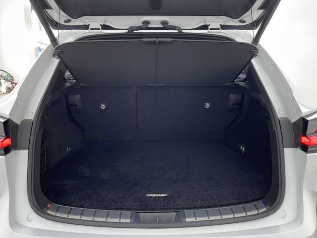 レクサス ＮＸ 350h Fスポーツ 兵庫県 2023(令5)年 0.4万km ホワイトノーヴァガラスフレーク ・4WD/・マークレビンソン/・ムーンルーフ/・TRDエアロ/・Lexus Teammate/・アドバンスドパーク/・Lexus Safety System ＋/・プリクラッシュセーフティ/・緊急時操舵支援（アクティブ操舵機能）/・レーンディバチャーアラート/・フロントクロストラフィックアラート/・オートマチックハイビーム/・アダプティブハイビームシステム/・レーダークルーズコントロール/・先行車発進告知機能/・誤発進抑制機能/・クリアランスソナー/・純正14インチナビ＆フルセグ＆BT＆USB＆Miracast/・パノラマミックビューモニター/・デジタルインナーミラー/・ハンズフリー機能付きパワーバックドア/・BSM/・HUD/・赤革シート/・前席シートヒーター/・前席ベンチレーション/・ステアリングヒーター/・ステアリングスイッチ/・ビルトインETC2.0/・AC100V/・電動パーキング/・社外レーダー/・オートホールド/・電動パーキング/・パドルシフト/・スマートキー/・スペアキー/・プッシュスタート/・3眼LED/・フォグ/・純正20インチアルミホイール