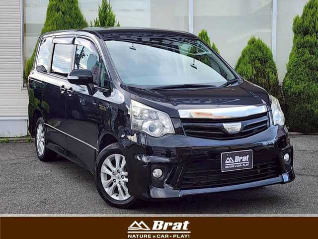 トヨタ ノア Si 岩手県 2011(平23)年 11.5万km ブラック 社外メモリナビ/Bluetooth/CD/フルセグTV/フリップダウンモニター/ETC/純正フロアマット/プッシュスタート/オートライト