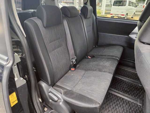 トヨタ ノア Si 岩手県 2011(平23)年 11.5万km ブラック 社外メモリナビ/Bluetooth/CD/フルセグTV/フリップダウンモニター/ETC/純正フロアマット/プッシュスタート/オートライト