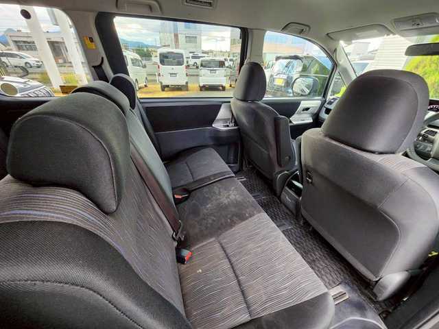 トヨタ ノア Si 岩手県 2011(平23)年 11.5万km ブラック 社外メモリナビ/Bluetooth/CD/フルセグTV/フリップダウンモニター/ETC/純正フロアマット/プッシュスタート/オートライト