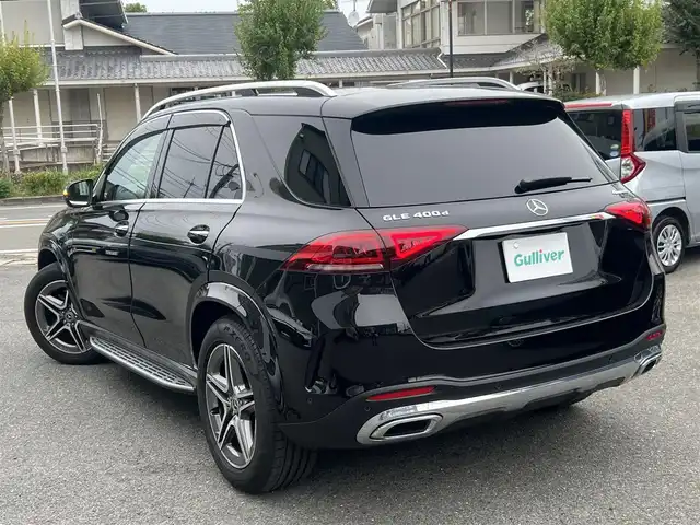 メルセデス・ベンツ Ｍ・ベンツ ＧＬＥ４００ｄ 4MATIC スポーツ 京都府 2023(令5)年 1.3万km オブシディアンブラック  キーレスゴー/ 4WD/ ディーゼルツインターボ/ パノラミックスライディングルーフ/ レーダーセーフティパッケージ/ ブルメスターサラウンドサウンドシステム/ 黒本革シート/・　前席・２列目席シートヒーター/・　前席シートベンチレーター/・　前席・２列目パワーシート/ 12.3インチコックピットディスプレイ/・　ヘッドアップディスプレイ/ 12.3インチワイドディスプレイ/・　全方位カメラ/・　車載ナビ/・　フルセグTV/BTオーディオ/ アルパイン後席ヘッドレストモニター２個/ アルパインデジタルインナーミラー型ドラレコ/  ETC2.0/ 革巻ステアリング/ パドルシフト/  パワーバックドア・フットトランクオープナー/ ルーフレール/ サイドステップ/ 純正20インチアルミ/ スペアキー/ 新車時保証/ 車両取説
