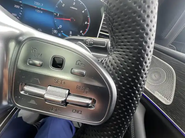 メルセデス・ベンツ Ｍ・ベンツ ＧＬＥ４００ｄ 4MATIC スポーツ 京都府 2023(令5)年 1.3万km オブシディアンブラック  キーレスゴー/ 4WD/ ディーゼルツインターボ/ パノラミックスライディングルーフ/ レーダーセーフティパッケージ/ ブルメスターサラウンドサウンドシステム/ 黒本革シート/・　前席・２列目席シートヒーター/・　前席シートベンチレーター/・　前席・２列目パワーシート/ 12.3インチコックピットディスプレイ/・　ヘッドアップディスプレイ/ 12.3インチワイドディスプレイ/・　全方位カメラ/・　車載ナビ/・　フルセグTV/BTオーディオ/ アルパイン後席ヘッドレストモニター２個/ アルパインデジタルインナーミラー型ドラレコ/  ETC2.0/ 革巻ステアリング/ パドルシフト/  パワーバックドア・フットトランクオープナー/ ルーフレール/ サイドステップ/ 純正20インチアルミ/ スペアキー/ 新車時保証/ 車両取説
