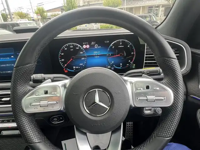 メルセデス・ベンツ Ｍ・ベンツ ＧＬＥ４００ｄ 4MATIC スポーツ 京都府 2023(令5)年 1.3万km オブシディアンブラック  キーレスゴー/ 4WD/ ディーゼルツインターボ/ パノラミックスライディングルーフ/ レーダーセーフティパッケージ/ ブルメスターサラウンドサウンドシステム/ 黒本革シート/・　前席・２列目席シートヒーター/・　前席シートベンチレーター/・　前席・２列目パワーシート/ 12.3インチコックピットディスプレイ/・　ヘッドアップディスプレイ/ 12.3インチワイドディスプレイ/・　全方位カメラ/・　車載ナビ/・　フルセグTV/BTオーディオ/ アルパイン後席ヘッドレストモニター２個/ アルパインデジタルインナーミラー型ドラレコ/  ETC2.0/ 革巻ステアリング/ パドルシフト/  パワーバックドア・フットトランクオープナー/ ルーフレール/ サイドステップ/ 純正20インチアルミ/ スペアキー/ 新車時保証/ 車両取説