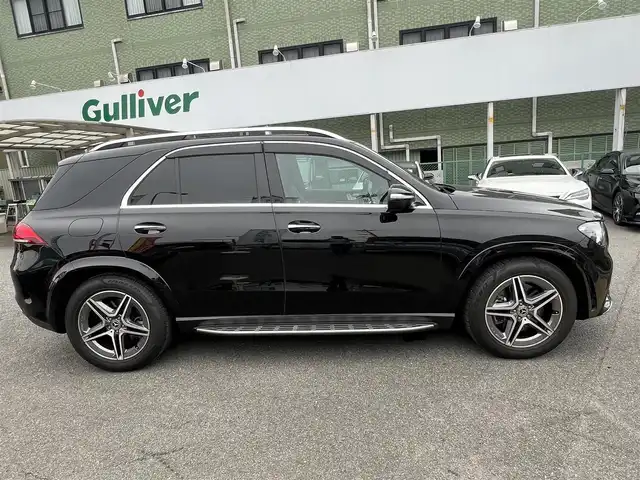 メルセデス・ベンツ Ｍ・ベンツ ＧＬＥ４００ｄ 4MATIC スポーツ 京都府 2023(令5)年 1.3万km オブシディアンブラック  キーレスゴー/ 4WD/ ディーゼルツインターボ/ パノラミックスライディングルーフ/ レーダーセーフティパッケージ/ ブルメスターサラウンドサウンドシステム/ 黒本革シート/・　前席・２列目席シートヒーター/・　前席シートベンチレーター/・　前席・２列目パワーシート/ 12.3インチコックピットディスプレイ/・　ヘッドアップディスプレイ/ 12.3インチワイドディスプレイ/・　全方位カメラ/・　車載ナビ/・　フルセグTV/BTオーディオ/ アルパイン後席ヘッドレストモニター２個/ アルパインデジタルインナーミラー型ドラレコ/  ETC2.0/ 革巻ステアリング/ パドルシフト/  パワーバックドア・フットトランクオープナー/ ルーフレール/ サイドステップ/ 純正20インチアルミ/ スペアキー/ 新車時保証/ 車両取説