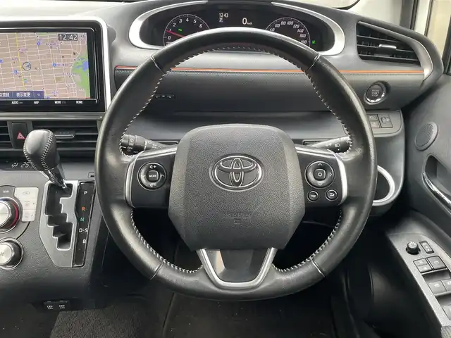 トヨタ シエンタ G 道央・札幌 2019(令1)年 4.6万km ホワイトパールクリスタルシャイン 純正SDナビ(フルセグ、FM、AM、CD、DVD、BT、SD)/両側パワースライドドア/バックカメラ/プリクラッシュセーフティー/レーンディパーチャーアラート/パーキングサポートブレーキ/コーナーセンサー(F/R)/オートマチックハイビーム/アイドリングストップ/ステアリングスイッチ/3列シート/純正ドライブレコーダー/プッシュスタート/ETC/保証書、取説有/スペアキー×1