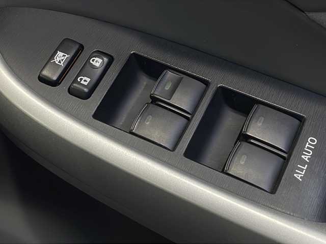 トヨタ プリウス S 福島県 2009(平21)年 9.3万km シルバーM 純正ナビ　バックカメラ　前方ドライブレコーダー　ビルトインＥＴＣ ステアリングスイッチ プッシュスタート　ＩＳＯＦＩＸ　純正フロアマット オートライト フォグランプ スマートキー スペアキー 取扱説明書