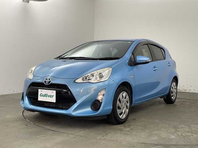 トヨタ アクア S 兵庫県 2015(平27)年 8.3万km クールソーダメタリック ・純正ナビ/Bluetooth/CD/DVD/SD/TV/・バックカメラ/・横滑り防止装置/・ステアリングスイッチ/・純正フロアマット/・防眩インナーミラー/・ビルトインETC/・前後ドライブレコーダー/・ドライブスタートコントロール/・電動格納ミラー/・ヘッドライトレベライザー/・EV MODE/・ECO MODE/・リモコンキー/・Wエアバッグ/・ACC