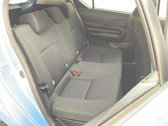 トヨタ アクア S 兵庫県 2015(平27)年 8.3万km クールソーダメタリック ・純正ナビ/Bluetooth/CD/DVD/SD/TV/・バックカメラ/・横滑り防止装置/・ステアリングスイッチ/・純正フロアマット/・防眩インナーミラー/・ビルトインETC/・前後ドライブレコーダー/・ドライブスタートコントロール/・電動格納ミラー/・ヘッドライトレベライザー/・EV MODE/・ECO MODE/・リモコンキー/・Wエアバッグ/・ACC