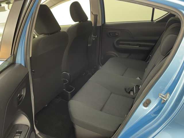 トヨタ アクア S 兵庫県 2015(平27)年 8.3万km クールソーダメタリック ・純正ナビ/Bluetooth/CD/DVD/SD/TV/・バックカメラ/・横滑り防止装置/・ステアリングスイッチ/・純正フロアマット/・防眩インナーミラー/・ビルトインETC/・前後ドライブレコーダー/・ドライブスタートコントロール/・電動格納ミラー/・ヘッドライトレベライザー/・EV MODE/・ECO MODE/・リモコンキー/・Wエアバッグ/・ACC