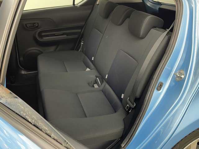 トヨタ アクア S 兵庫県 2015(平27)年 8.3万km クールソーダメタリック ・純正ナビ/Bluetooth/CD/DVD/SD/TV/・バックカメラ/・横滑り防止装置/・ステアリングスイッチ/・純正フロアマット/・防眩インナーミラー/・ビルトインETC/・前後ドライブレコーダー/・ドライブスタートコントロール/・電動格納ミラー/・ヘッドライトレベライザー/・EV MODE/・ECO MODE/・リモコンキー/・Wエアバッグ/・ACC