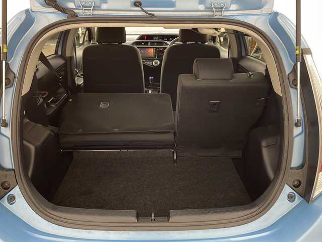 トヨタ アクア S 兵庫県 2015(平27)年 8.3万km クールソーダメタリック ・純正ナビ/Bluetooth/CD/DVD/SD/TV/・バックカメラ/・横滑り防止装置/・ステアリングスイッチ/・純正フロアマット/・防眩インナーミラー/・ビルトインETC/・前後ドライブレコーダー/・ドライブスタートコントロール/・電動格納ミラー/・ヘッドライトレベライザー/・EV MODE/・ECO MODE/・リモコンキー/・Wエアバッグ/・ACC