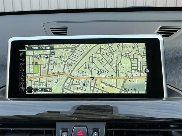 ＢＭＷ Ｘ１ xDrive 20i Xライン 青森県 2016(平28)年 5.5万km 茶 純正HDDナビ/(CD/DVD/Bluetooth/AM/FM)/USB入力端子/バックカメラ/電動パノラマサンルーフ/ドライビングアシスト/・車線逸脱警報システム/・衝突回避/・衝突軽減ブレーキ/パーキングアシスト/クルーズコントロール/LEDヘッドライト/オートライト/レザーシート/シートヒーター/パークディスタンスコントロール/純正19インチAW/オートマチックデールゲート/ドライブレコーダー/ミラー一体型ETC/ルーフレール/スマートキー/スペアキー/純正フロアマット/チェスナットブロンズカラー(C29)