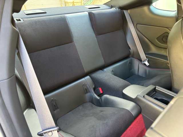 トヨタ ＧＲ８６ RZ 福岡県 2024(令6)年 0.7万km クリスタルホワイトパール 純正ナビ/Bluetooth/TV(フルセグ）/AM/FM/USB/iPod/SD/DISC/ハンズフリー/クルーズコントロール/オートライト/電動格納ミラー/横すべり/プリクラッシュ/レーン逸脱警報システム/シートヒーター（D/N)/レーンキープアシスト/プッシュスタート