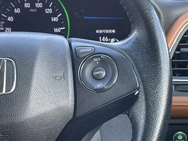 ホンダ ヴェゼル ハイブリッド X 長崎県 2014(平26)年 12.5万km ルーセブラックM (株)IDOMが運営する【じしゃロン長崎店】の自社ローン対象車両になります。こちらは現金ご利用時の価格です。自社ローンご希望の方は別途その旨お申付け下さい。/・プッシュスタート/・純正ナビ/・フルセグテレビ/・ブルートゥース/・バックカメラ/・ドライブレコーダー/・シートヒーター/・パドルシフト/・クルーズコントロール/・純正アルミホイル/・ETC/・ドアバイザー