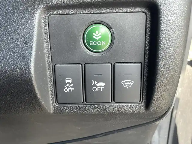 ホンダ ヴェゼル ハイブリッド X 長崎県 2014(平26)年 12.5万km ルーセブラックM (株)IDOMが運営する【じしゃロン長崎店】の自社ローン対象車両になります。こちらは現金ご利用時の価格です。自社ローンご希望の方は別途その旨お申付け下さい。/・プッシュスタート/・純正ナビ/・フルセグテレビ/・ブルートゥース/・バックカメラ/・ドライブレコーダー/・シートヒーター/・パドルシフト/・クルーズコントロール/・純正アルミホイル/・ETC/・ドアバイザー