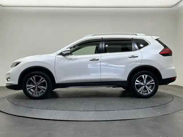 日産 エクストレイル 20Xi 愛媛県 2018(平30)年 3万km ブリリアントホワイトパール ・プロパイロット/・純正メモリーナビ/・フルセグテレビ/Bluetooth/USB/・アラウンドビューモニター/・デジタルインナーミラー/・カプロンシート/・シートヒーター/・ドライブレコーダー/・ETC/・LEDヘッドライト/・オートヘッドライト/・フォグランプ/・ルーフレール/・電動リアゲート